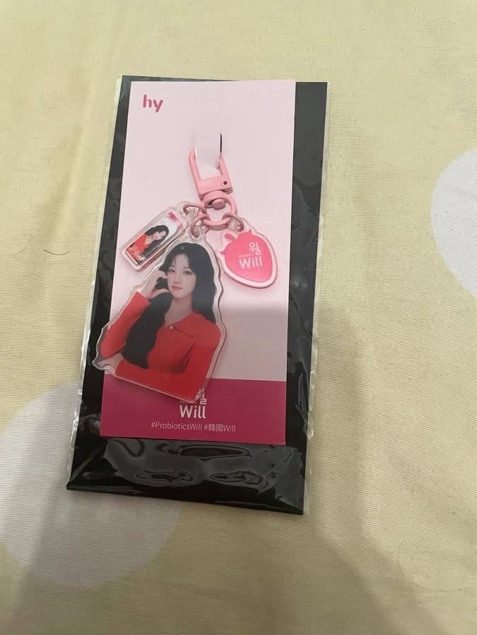 雨琦優酪乳代言吊飾（紅衣）