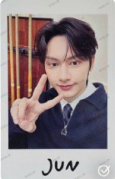 🧊HOLIDAY 比耶俊