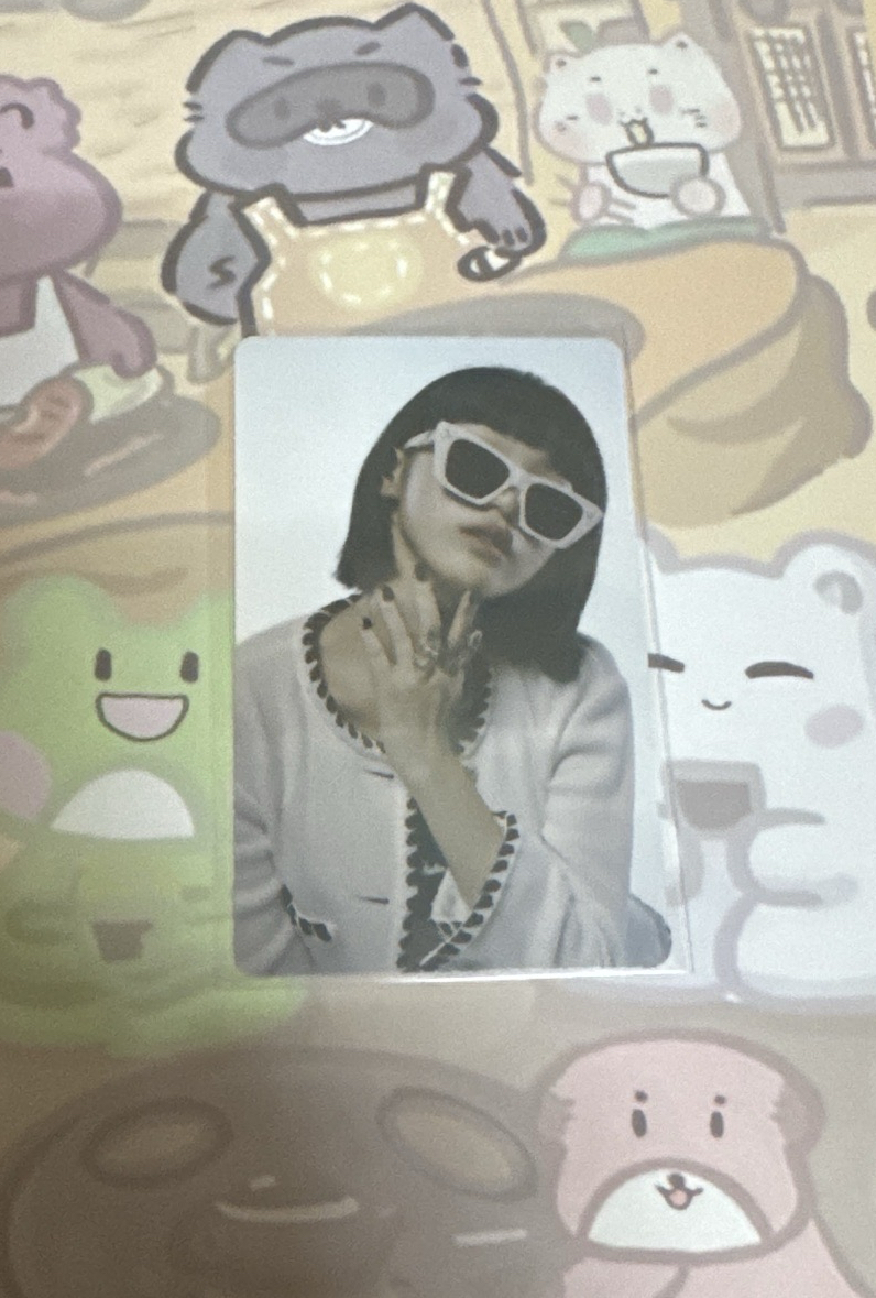 FEARLESS 專輯卡 monochrome bouque 采官拍