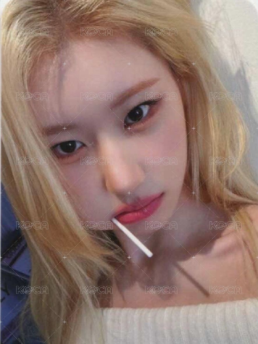 Itzy_李彩領_大熱卡金髮棒棒糖含綁