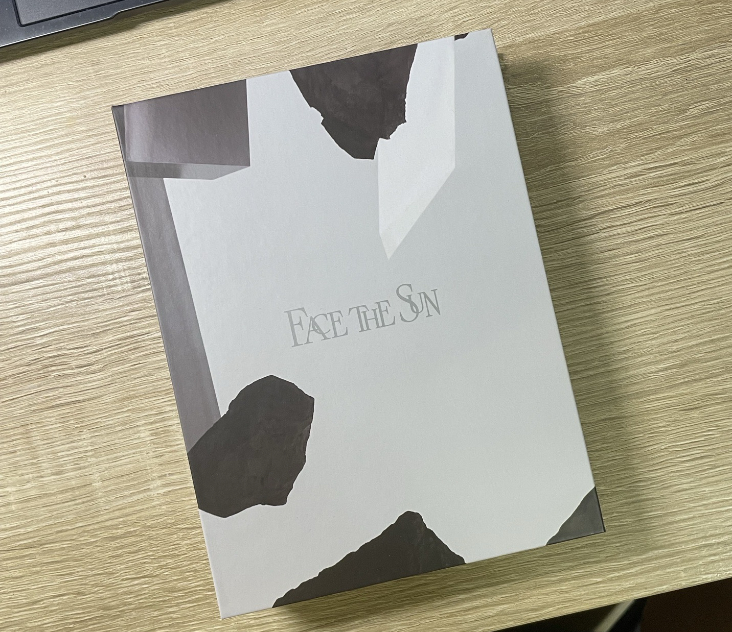 FACE THE SUN明信片卡冊