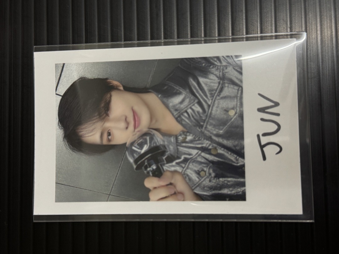 right here日巡拍立得卡俊