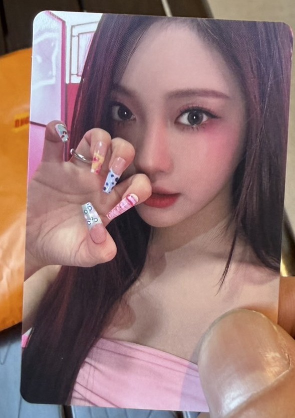 Hot Mess 專輯卡 Poster版