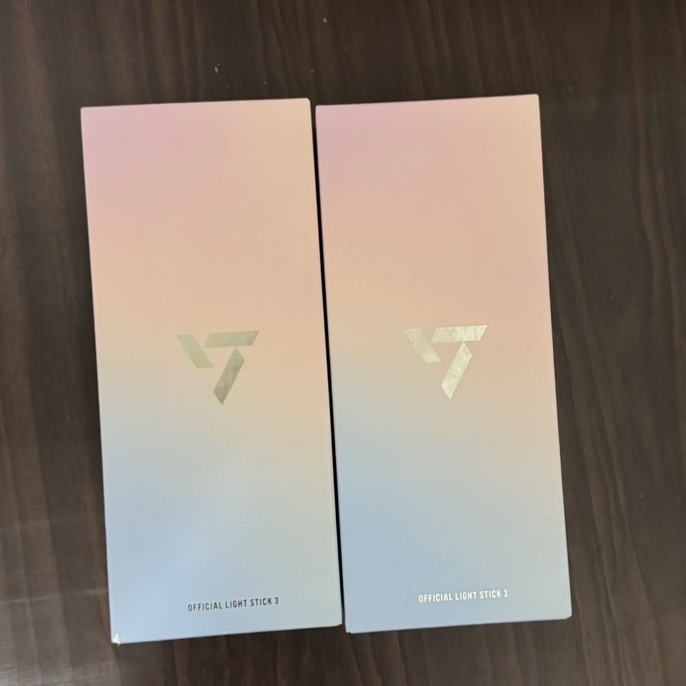 SEVENTEEN 三代手燈