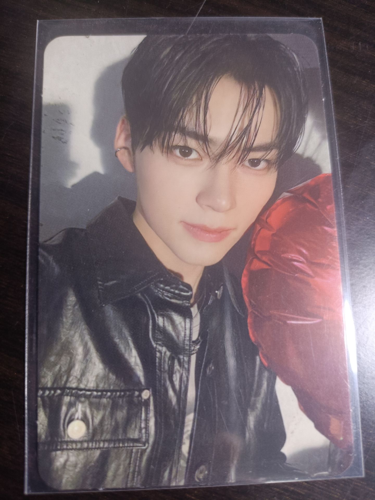 還以為是拳擊手套要打我原來是愛心那我放心了