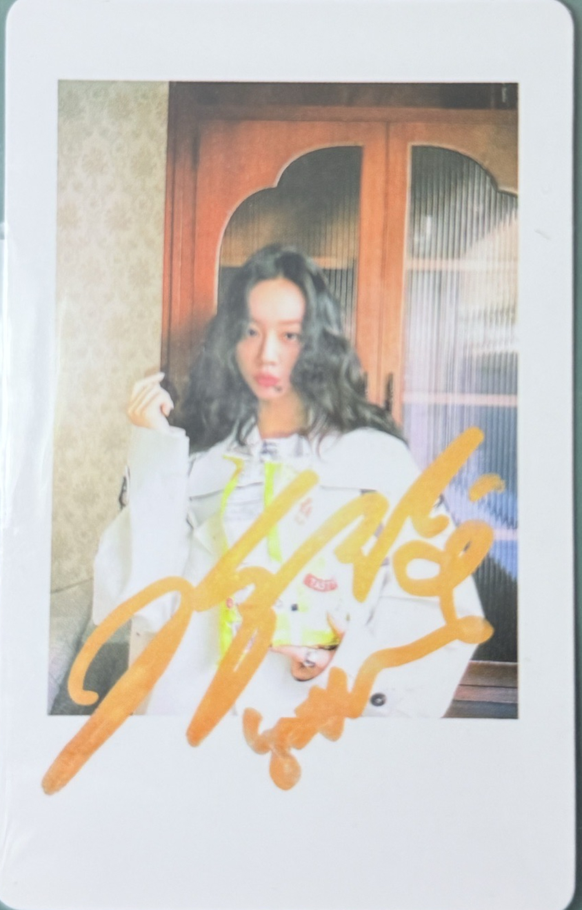 聚光雜誌A版複印拍立得簽名（可愛pose)