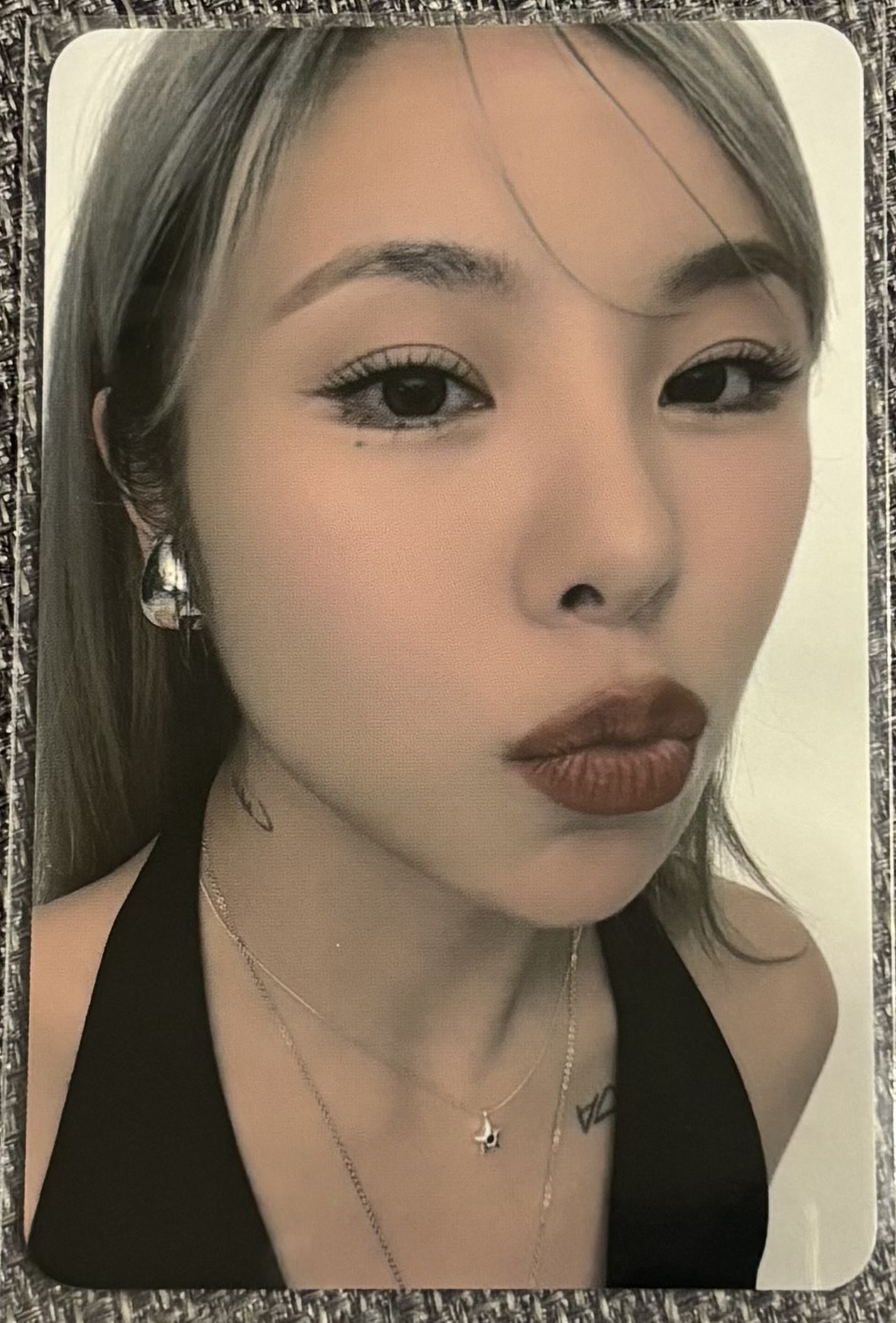 輝人 BEYOND 衣服卡