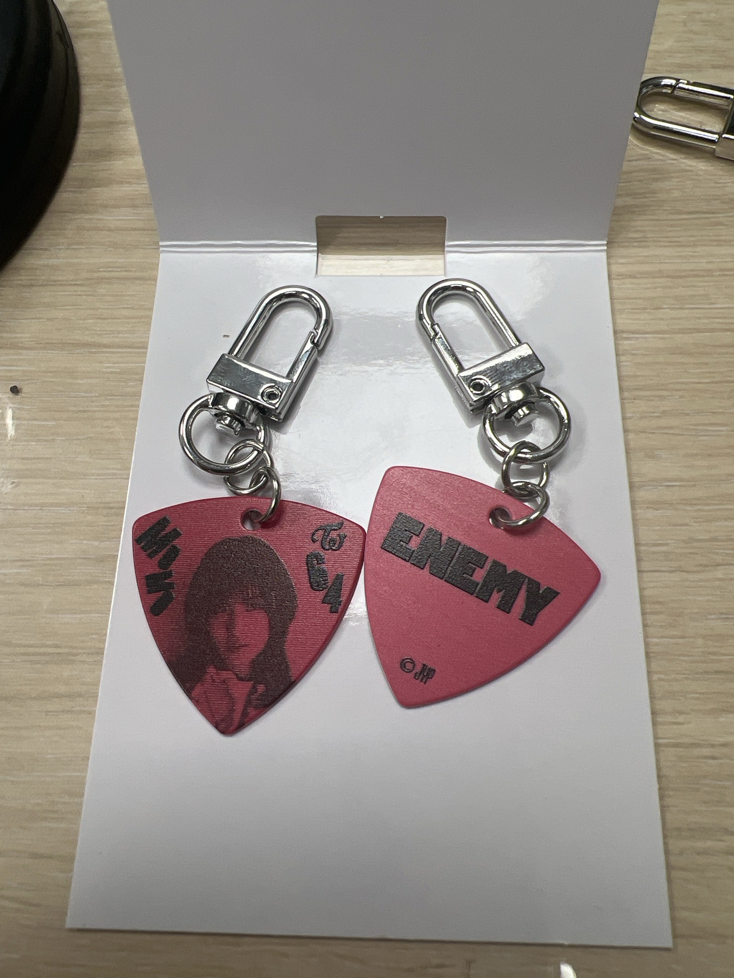 Twice Momo pick holder 鑰匙圈吊飾