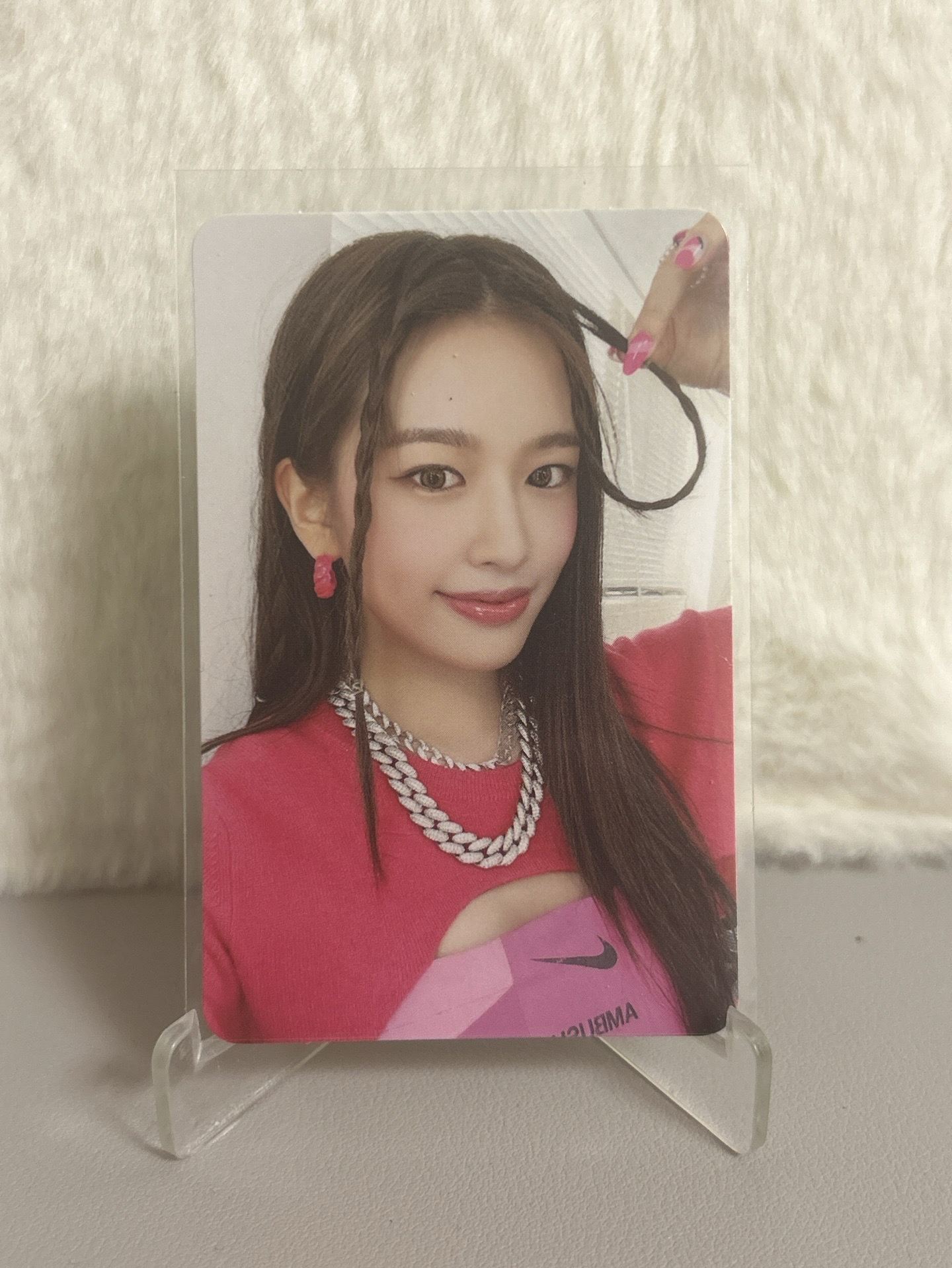 紅衣捏髮安專卡