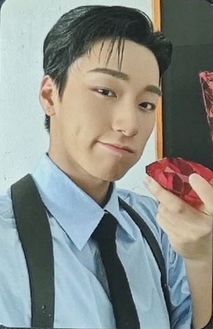 🏴‍☠️大大的紅鑽 酒窩傘 2024年曆特典