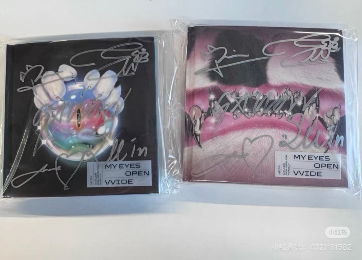 MEOVV｜韓版親簽專輯（版本隨機）