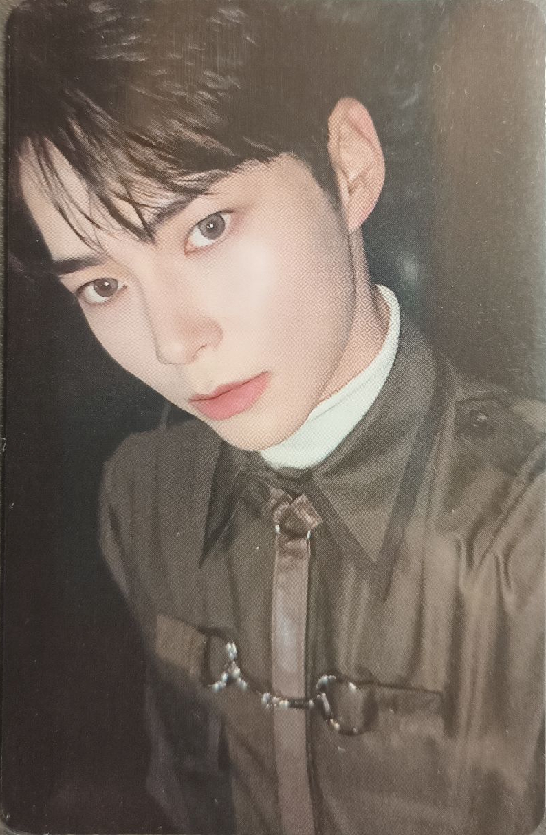 迷二單封專卡彬