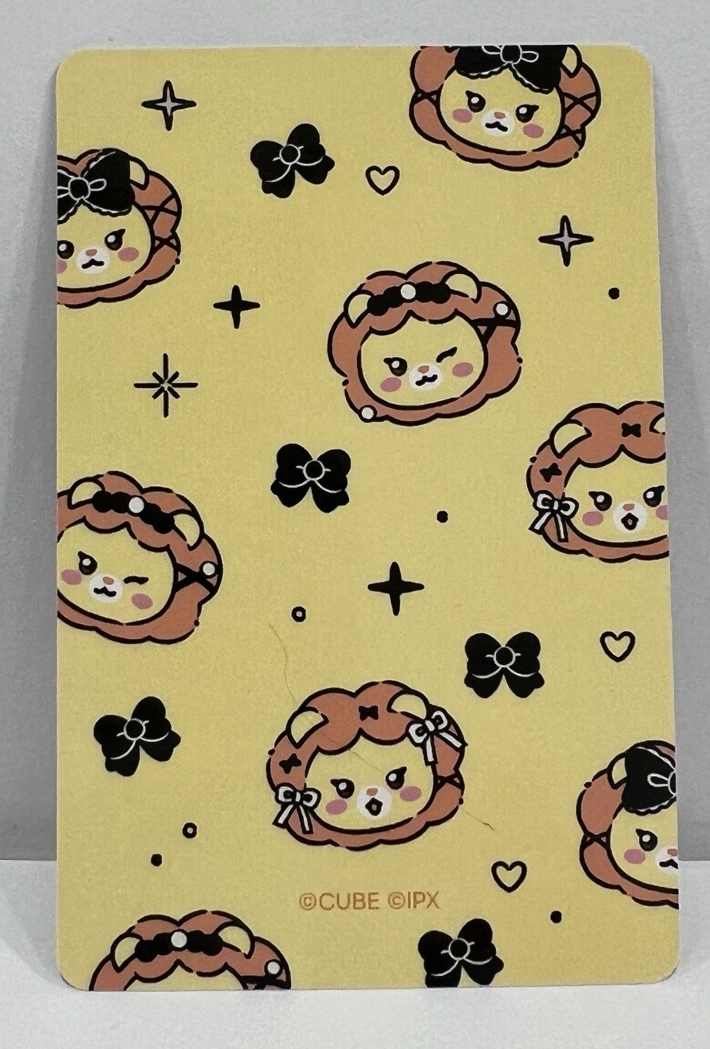 滿額卡-小娟（拿蝴蝶結)