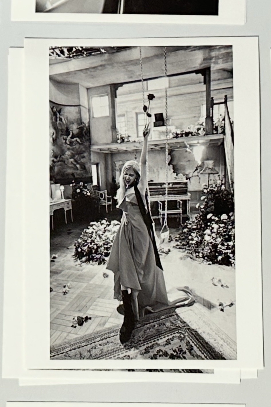 Rolo明信片 舉手比ya肉