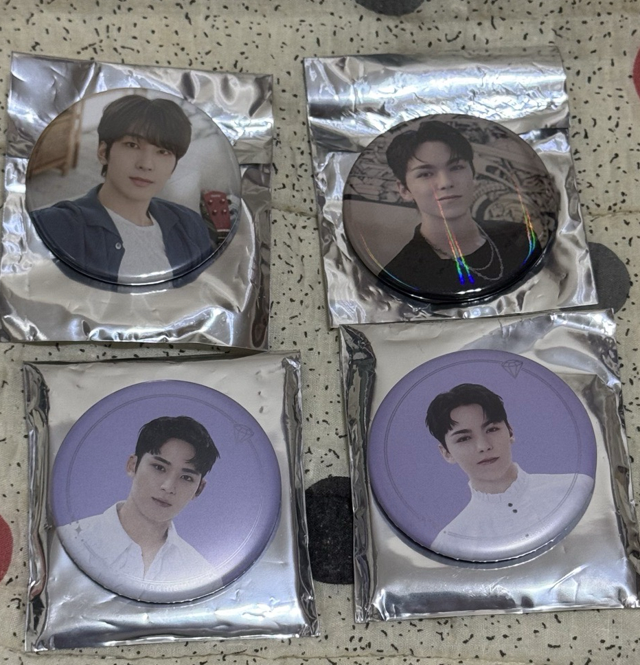 CAFE / museum 徽章