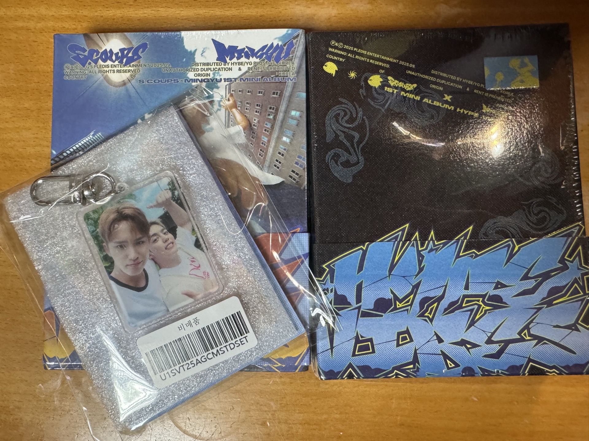 CXM mini album 一組+預購特典一組