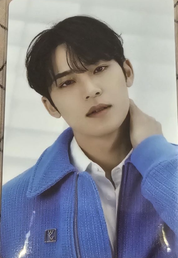 SEVENTEEN 2023 FOLLOW隨機卡包卡