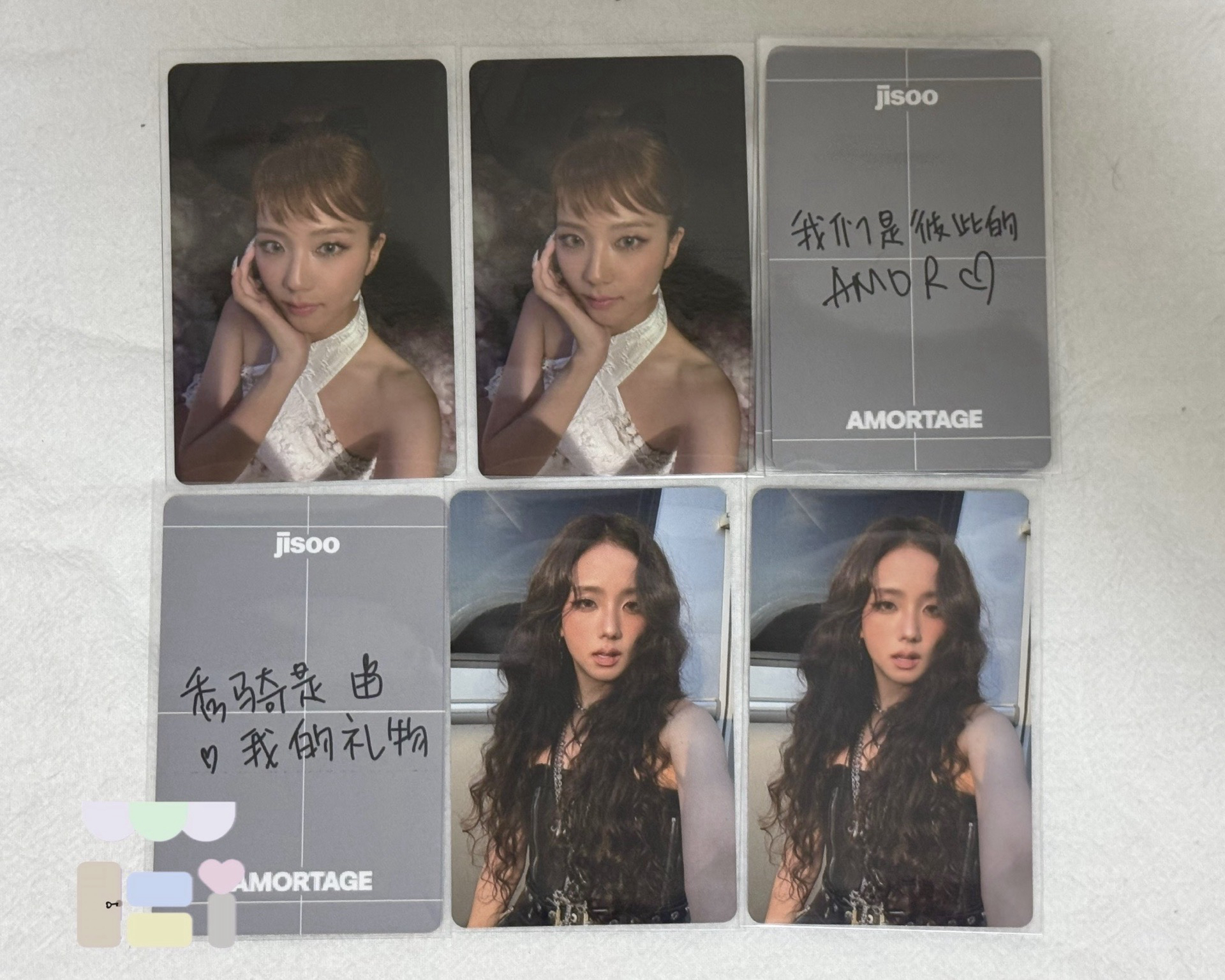 Jisoo下排捲髮（中文卡背）