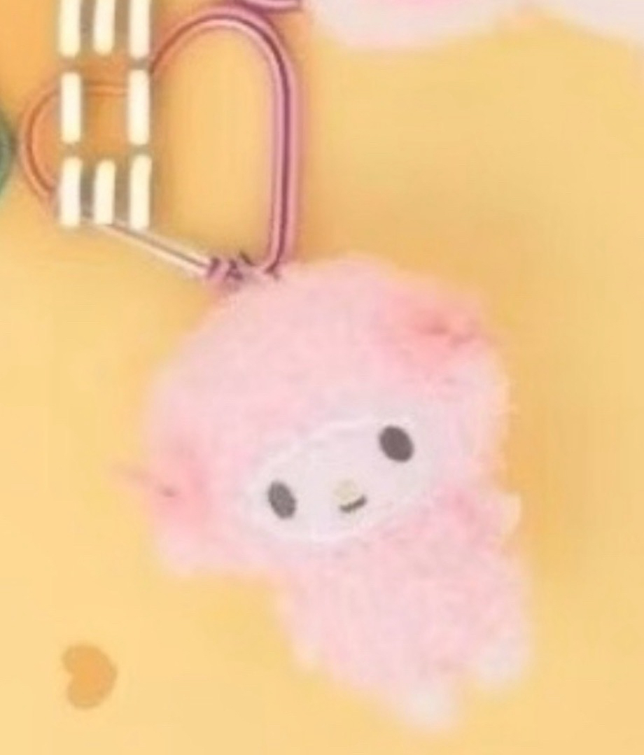 三麗鷗 愛心釦毛茸茸迷你吊飾 彼安諾