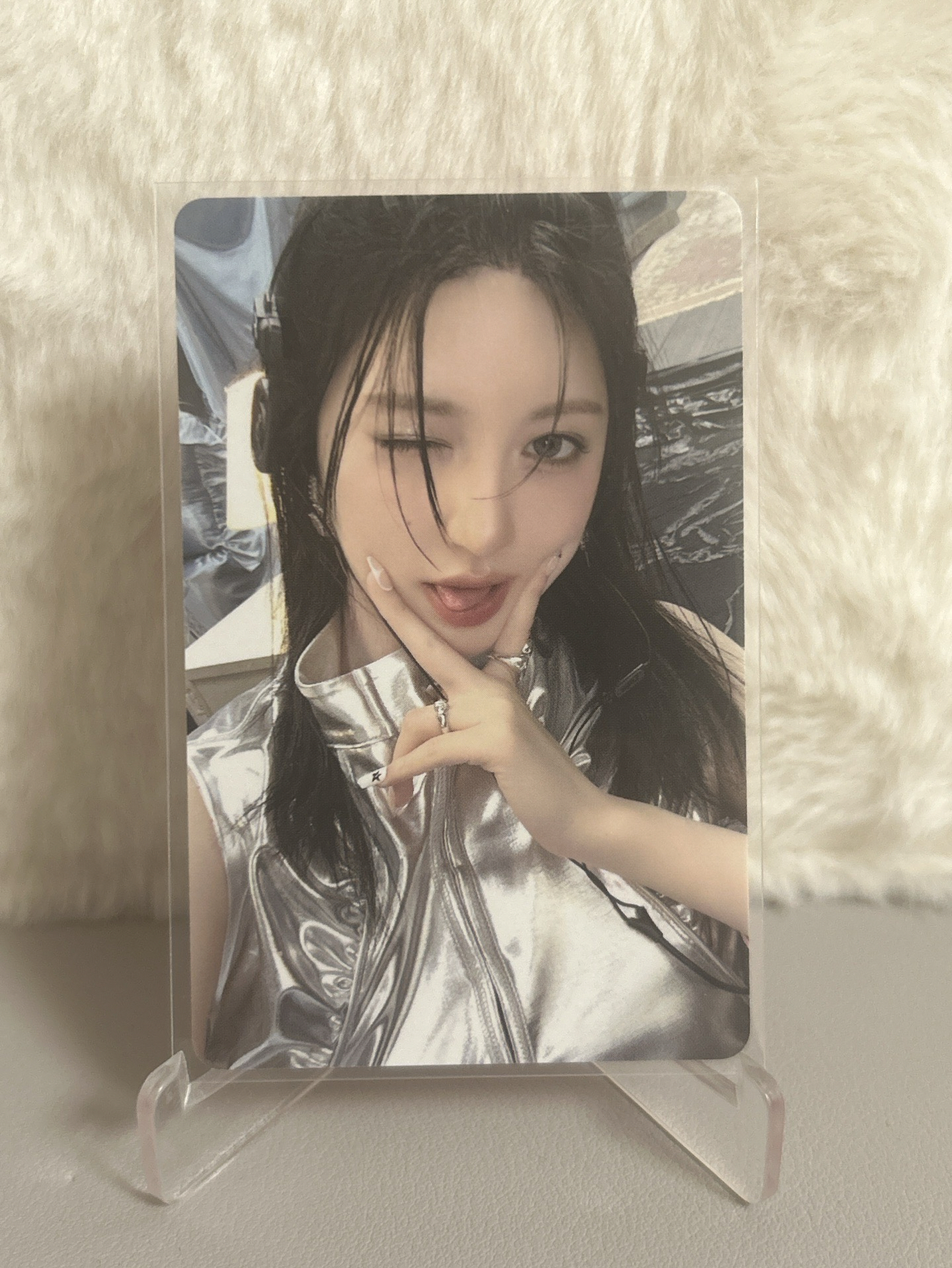 wink 吐舌比耶秋