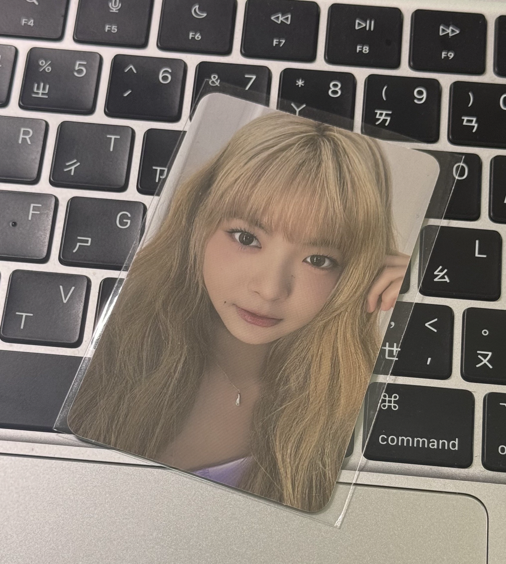 Le sserafim 2024 洪恩採 年曆卡