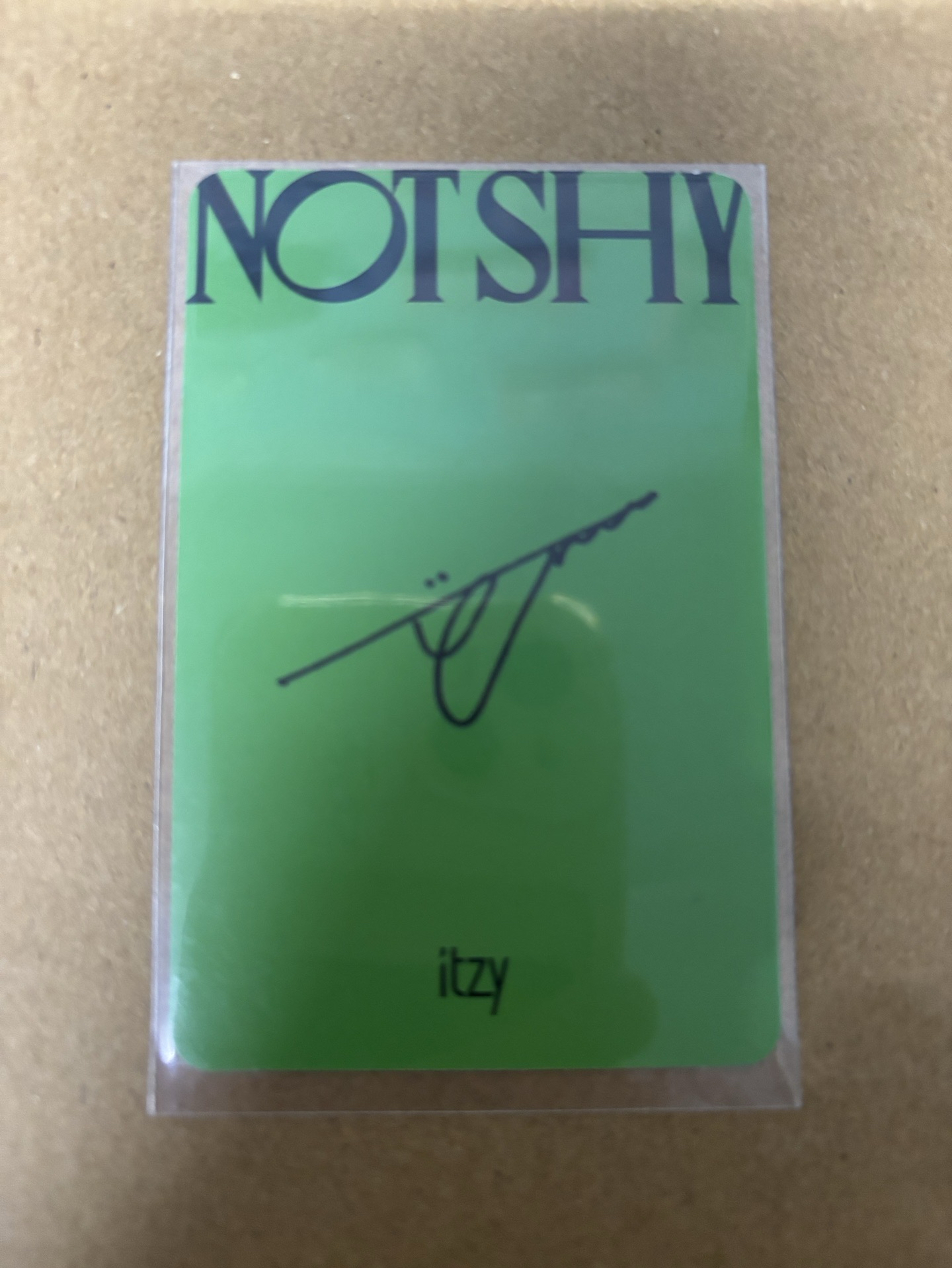 IZTY Yuna Not Shy 專輯卡 