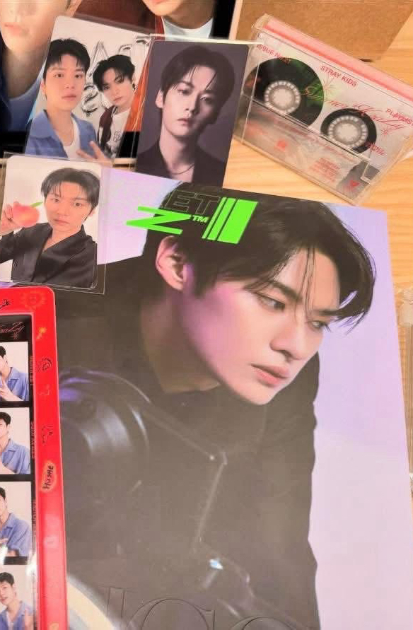 D設雜誌旻全配置含特典卡（扣包手）泡泡證明折100