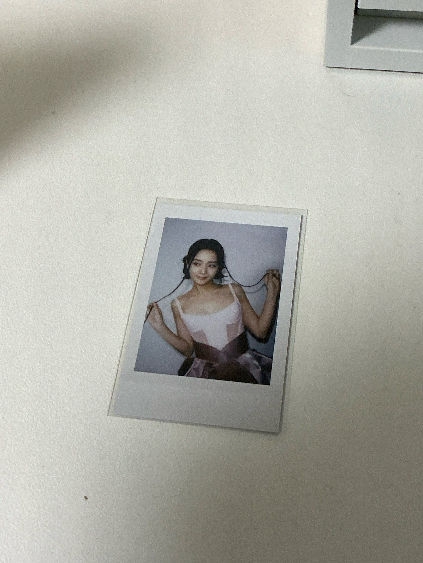 Jisoo拍立得辮子