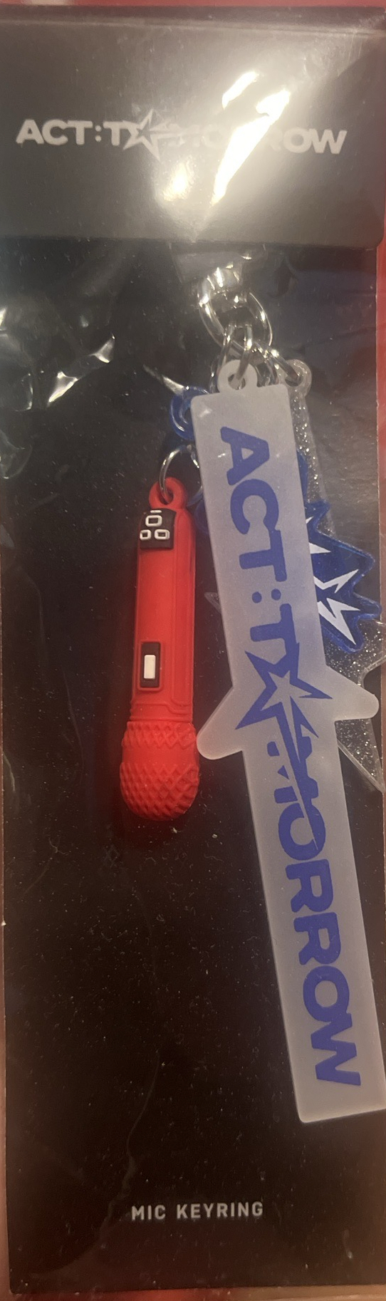 場週然竣麥克風吊飾