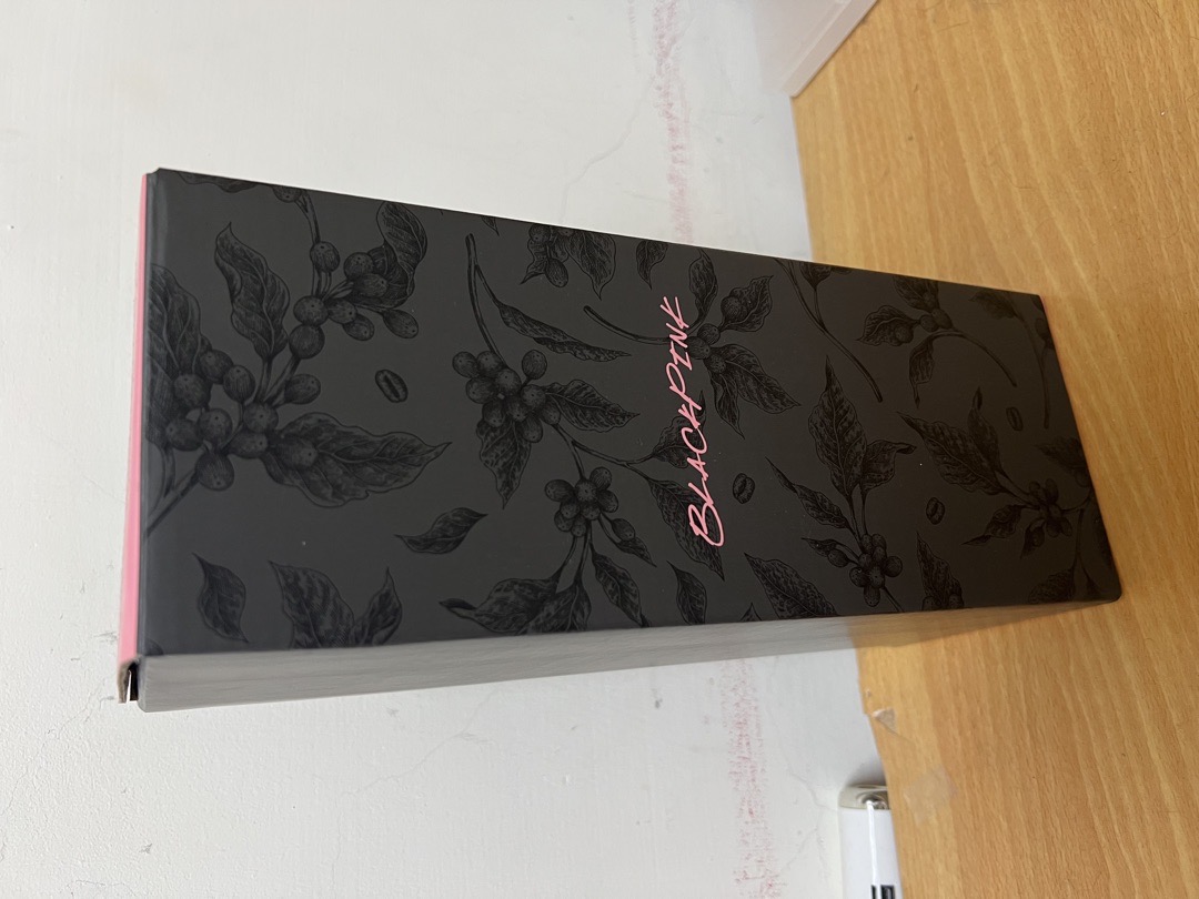 blackpink星巴克聯名黑色榴槤杯