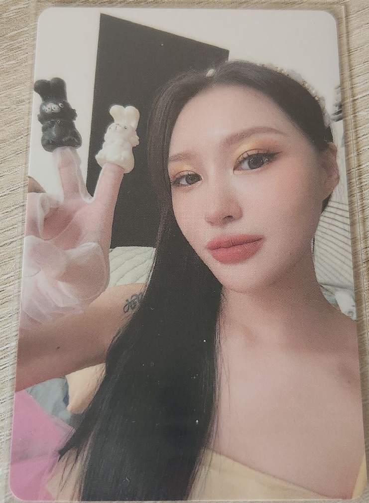 Dreamcatcher-23SG粉版固卡 Siyeon 