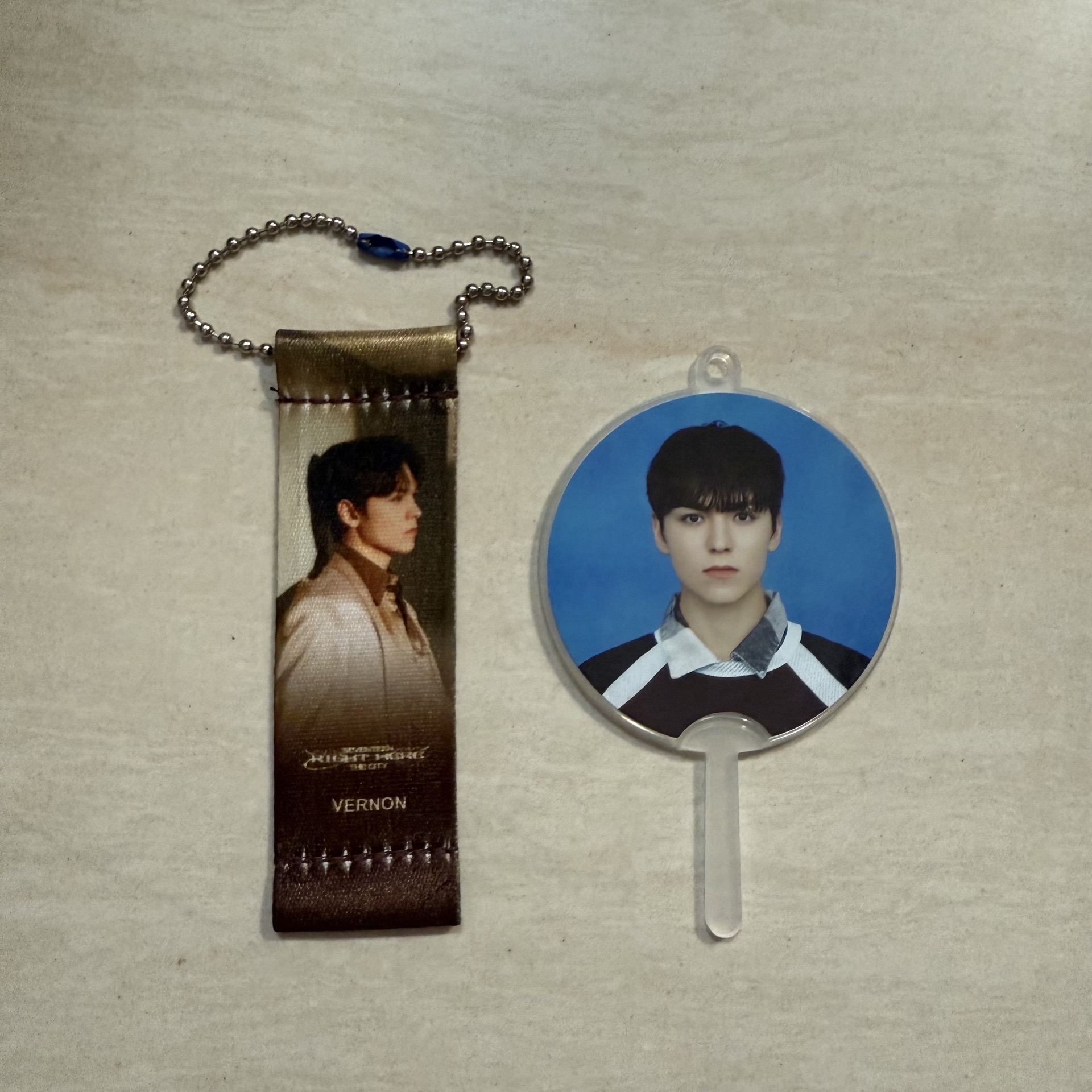 2025克拉島小扇+Right here JAPAN 旗幟鑰匙圈扭蛋吊飾-崔瀚率 Vernon