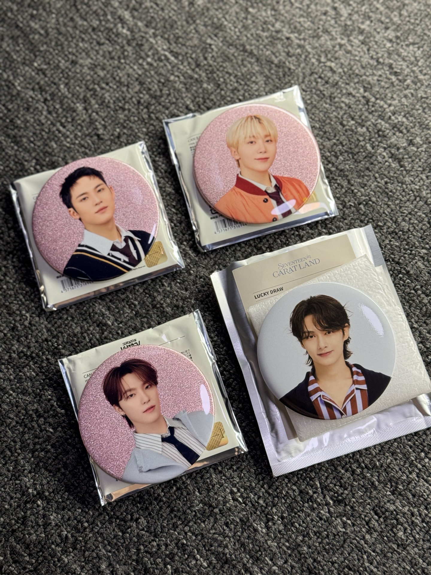 2025holiday飯咪/2024克拉島  徽章