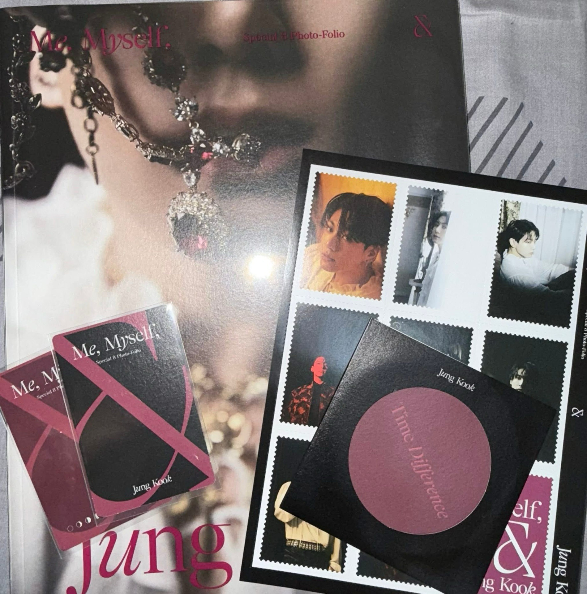 ME MYSELF 寫真書