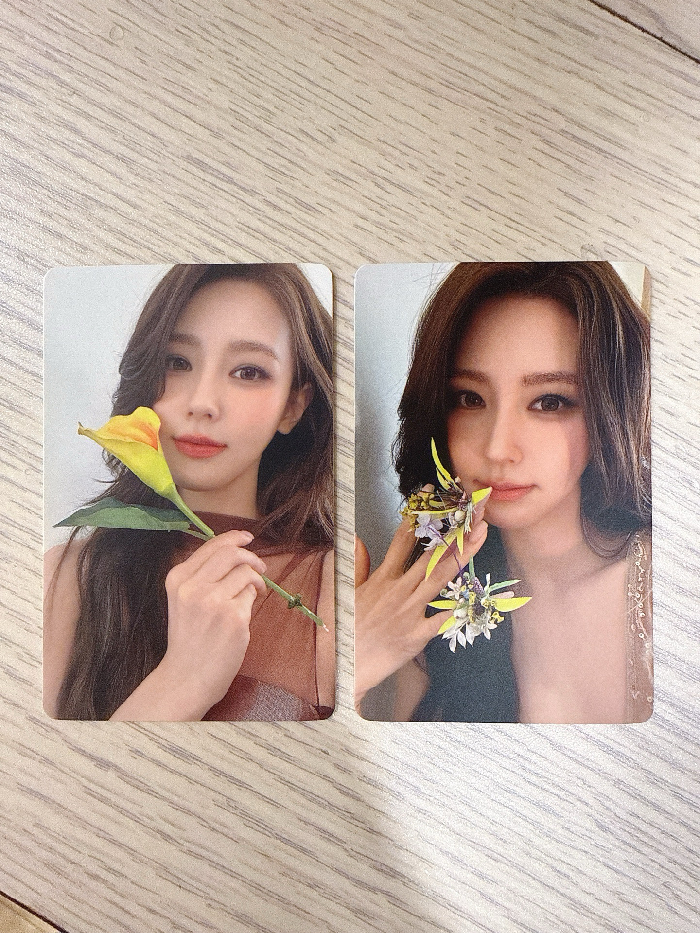 《兩張》呈仕雜誌 代言卡 中背麵 薇娟Miyeon