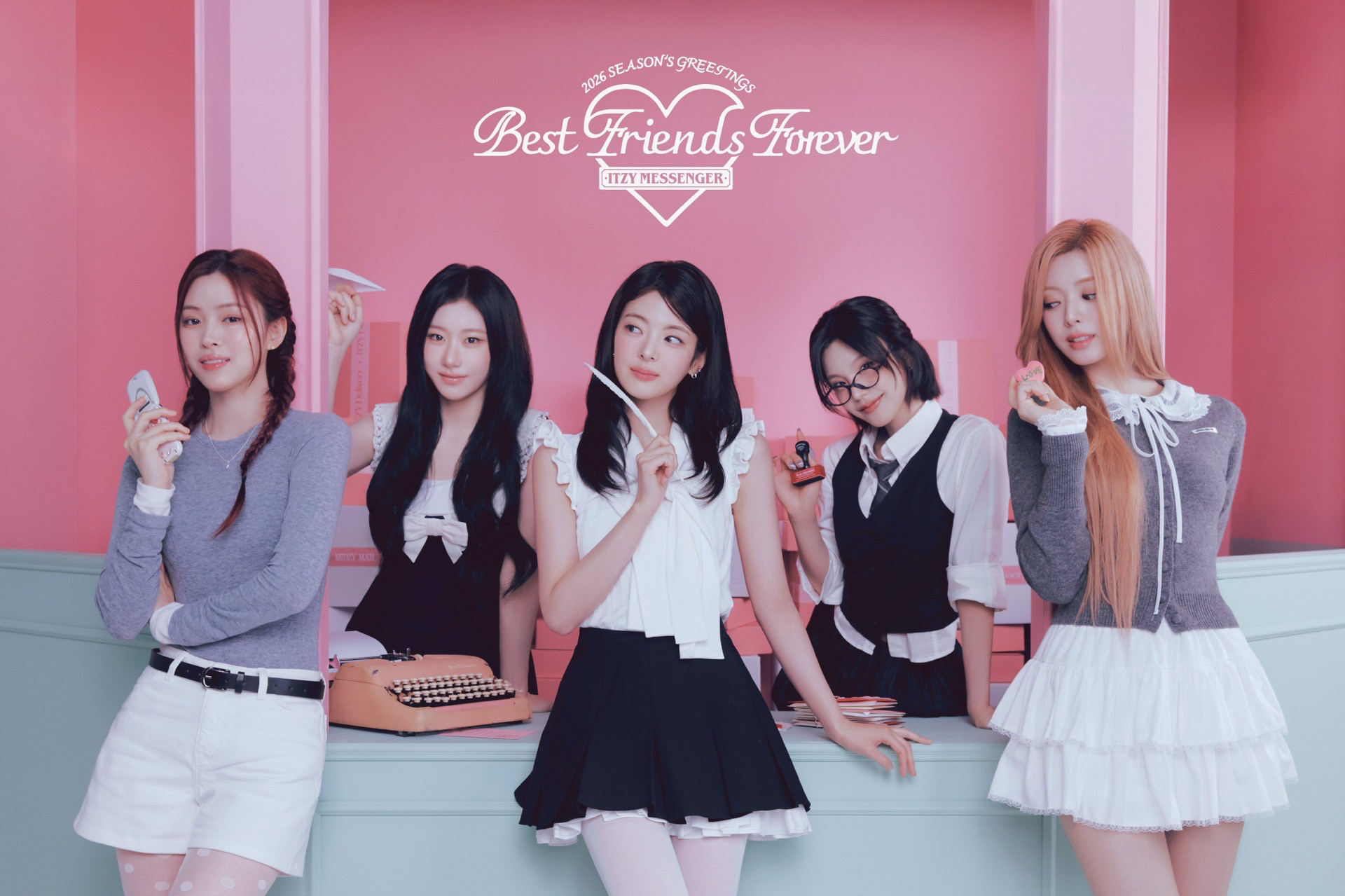 2026 SEASON'S GREETINGS Best Friends Forever ITZY MESSENGER