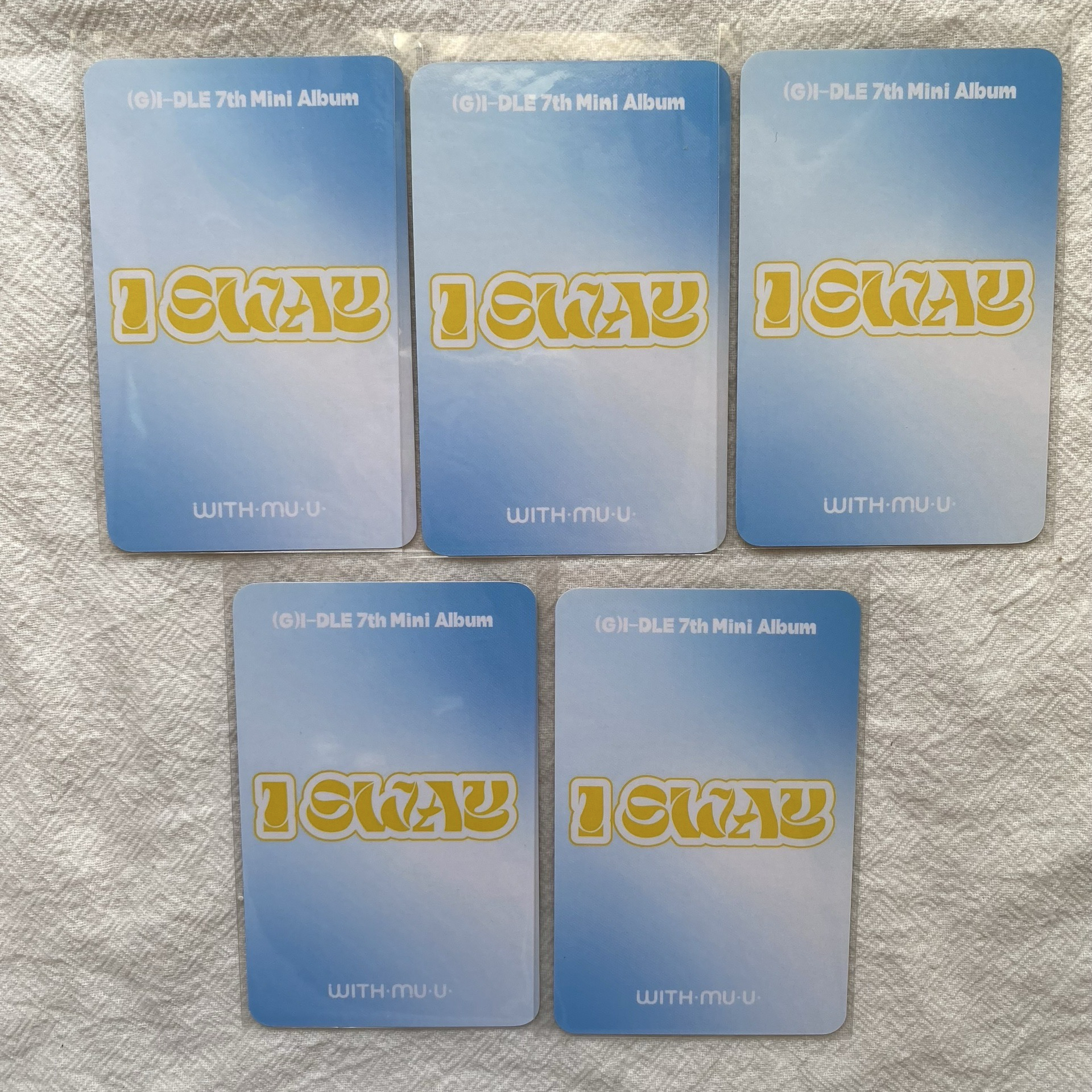 i-dle wm單特典一套 量很少 卡面跟卡背都很好看的一套