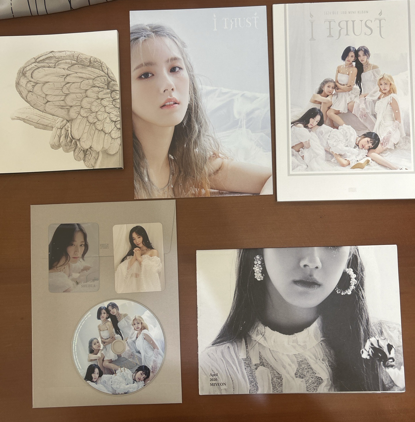 l TRUST 專輯 一套全專  含變換卡一張