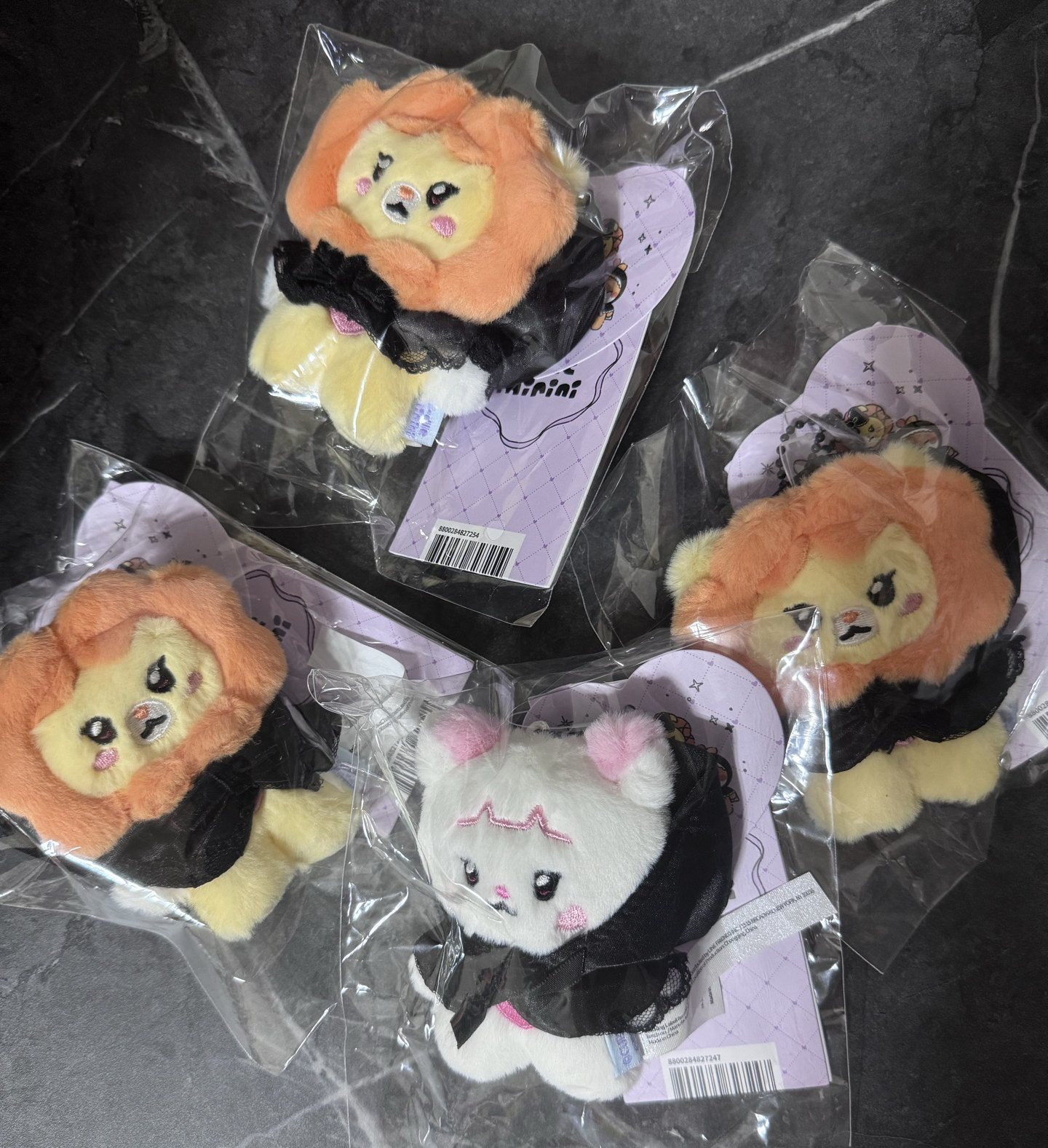 I-dle LineFriend快閃店吊飾 [we are]