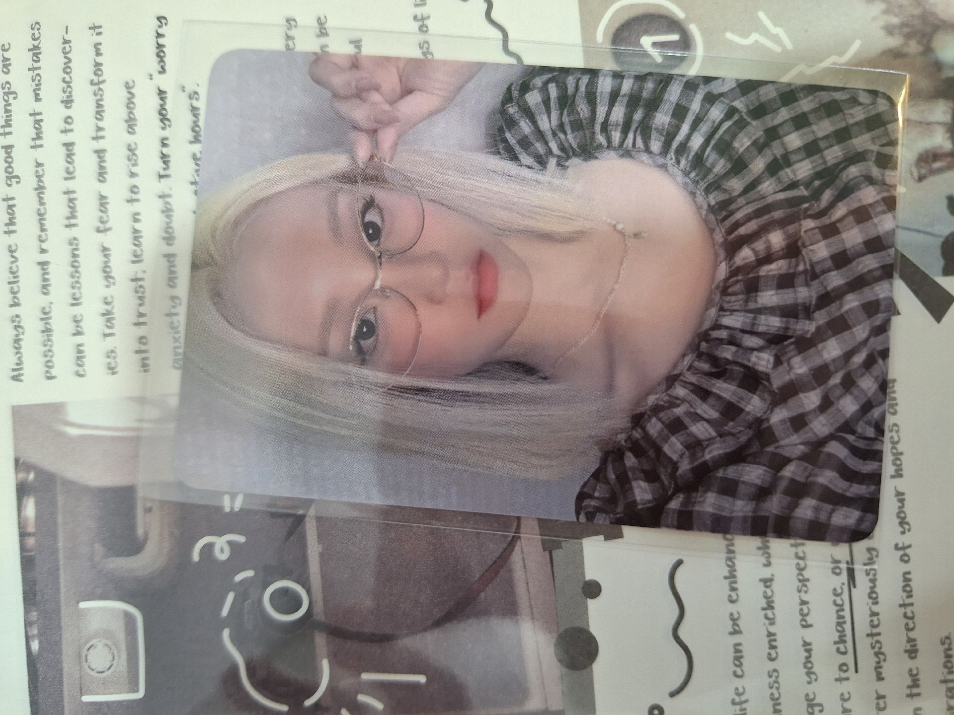 泡泡摩奇眼鏡琦 中背