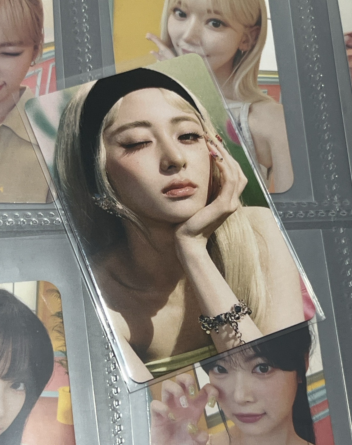 Yunjin許允真 DIFFERENT 日本隨機卡