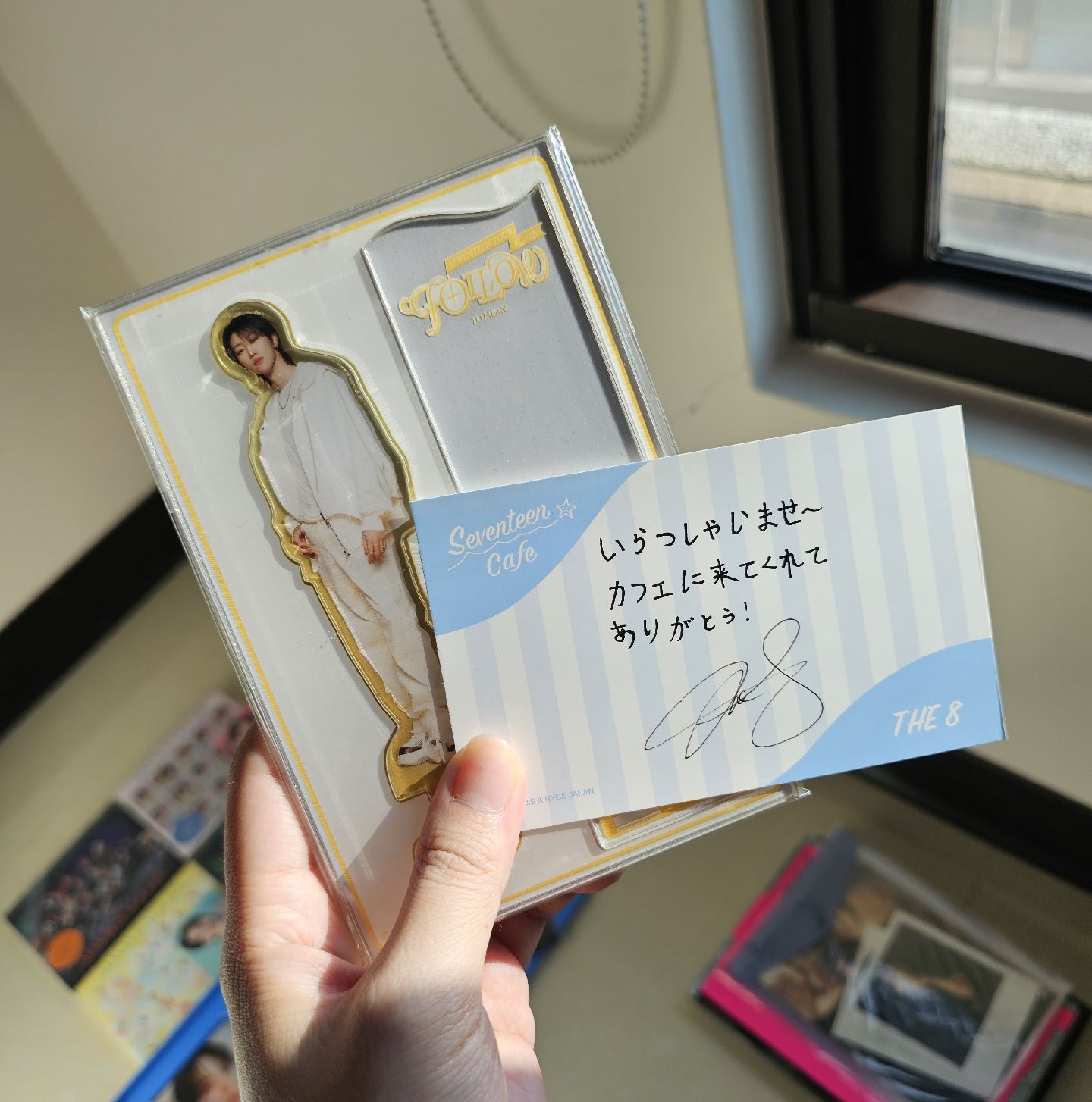 徐明浩 follow日巡立牌