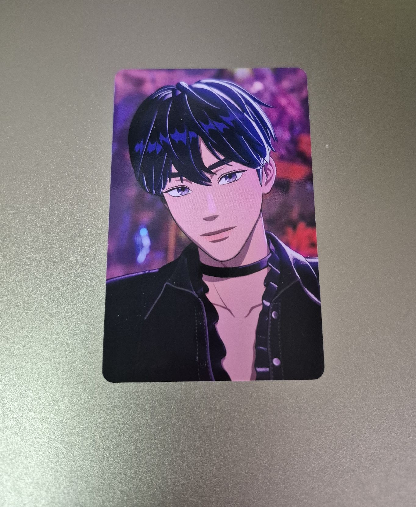 迷三專卡藝俊黑衣