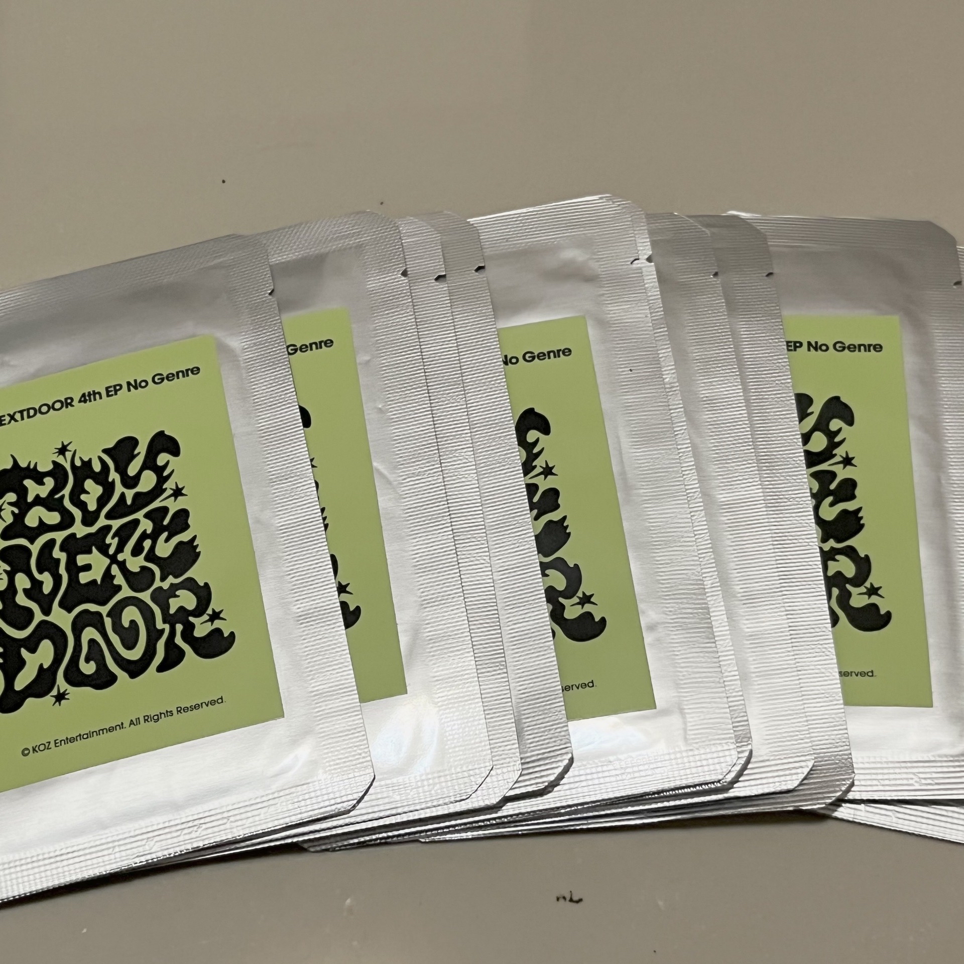 No Genre 快閃未拆隨機卡包