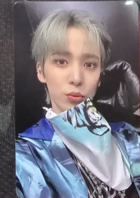 臉頰比心嘟嘴潤