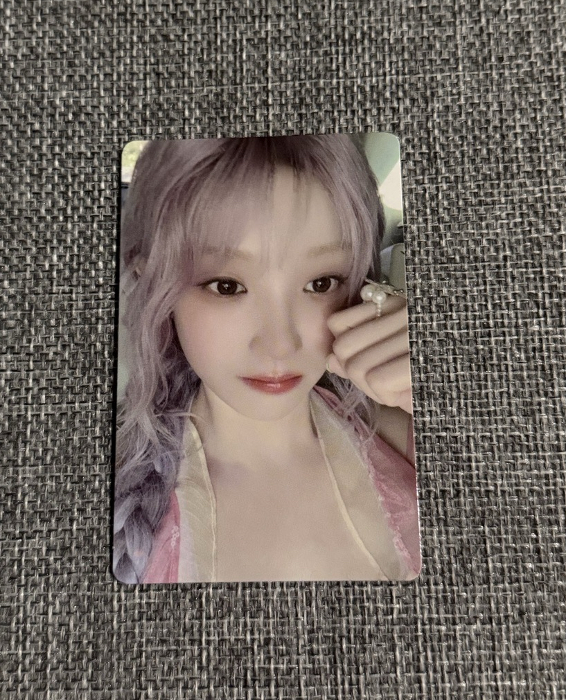 雨琦 快閃店滿額卡 紫髮捏臉