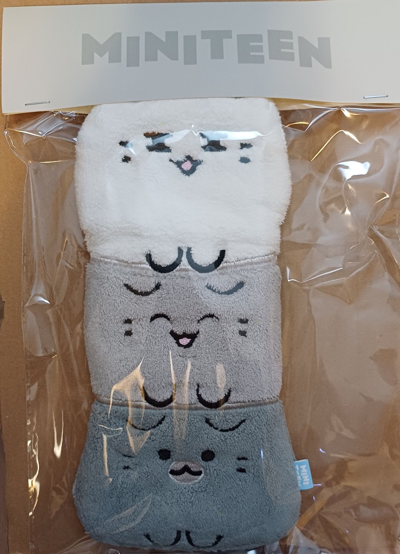 擦手巾俊,立牌俊