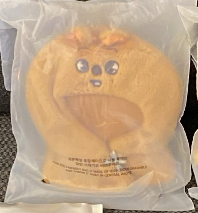 城斗篷娃衣 全新未拆 送滿額卡一張