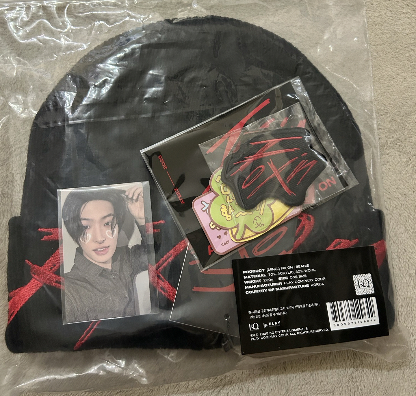 FIX ON : HBD POP-UP 毛帽+布徽章 （附快閃店刮刮卡*1）