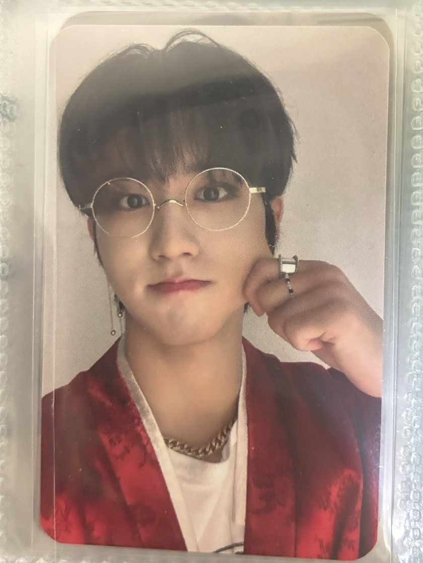 SKZ 韓知城 IN生 SUBK 紅衣捏臉